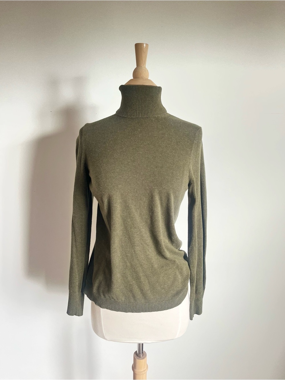 GAP Olive Green Turtleneck Sweater - Women